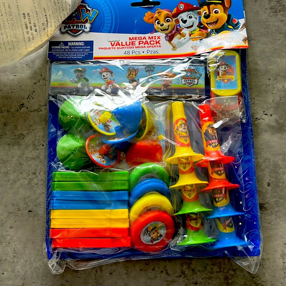 Paw patrol party pack- 48 pieces/ 8 of each item *NOTHING MISSING! Never opened.